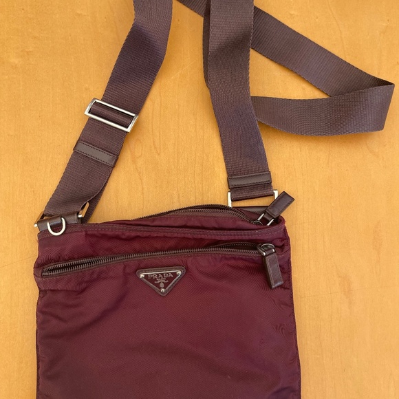 P - 48 Prada Burgundy Nyon Crossbody messenger bag - Picture 3 of 13